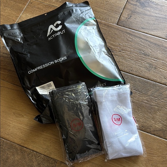 Compression Socks - Black and White - Picture 1 of 5